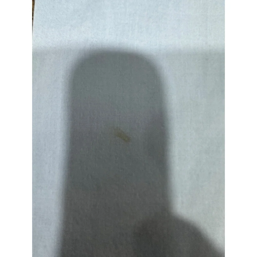N/A small stain